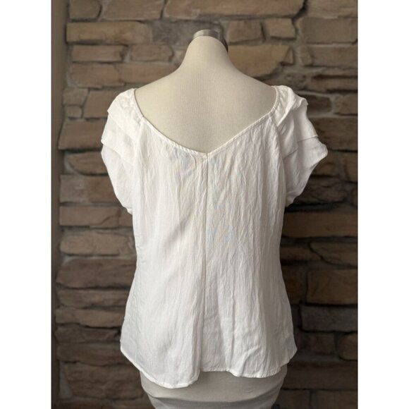 Jun & Ivy White Button Front Blouse XL Francesca’s V-Neck Short Sleeve Top NWT - Picture 3 of 10